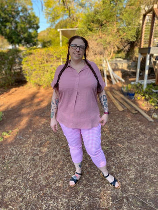  Hell Bunny Judy Capri Pants in Pink by Millie Wong