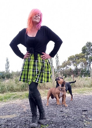  Collectif Daria Mini Skirt in Frogs Breath Check by Alex Borradale