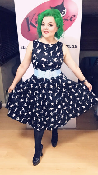  Lady Vintage Hepburn Dress in Ditsy Cats Print - Kitty Deluxe Selfie
