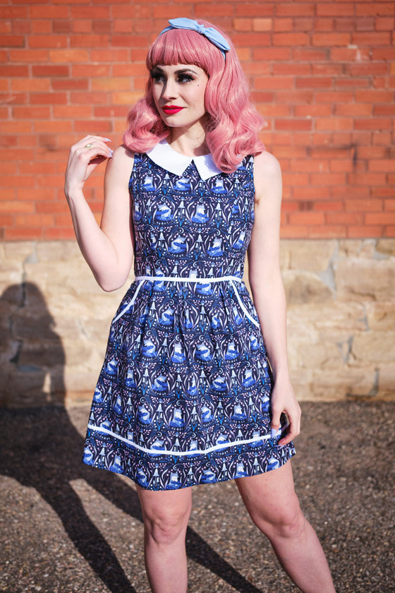 Retrolicious Collared Dress in Fox print